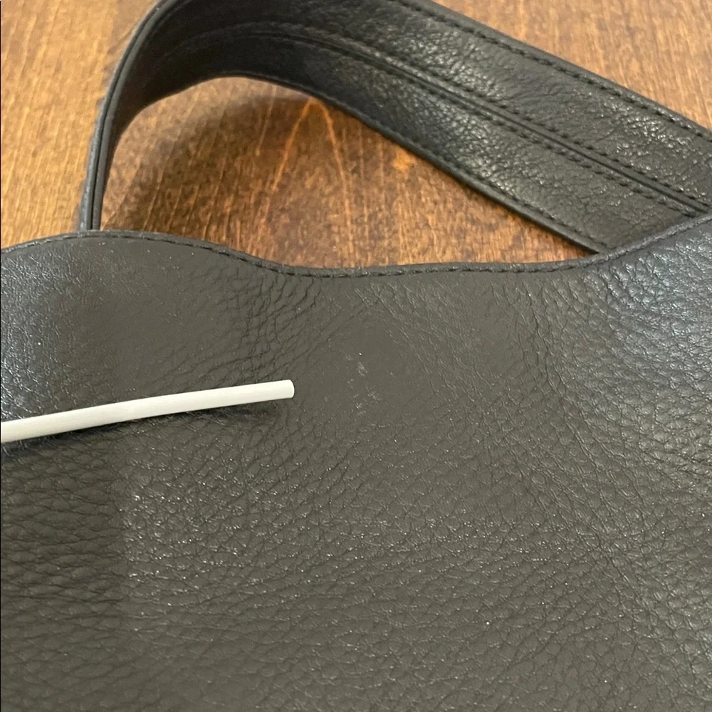 HOBO FLARE Bucket Bag Black Pebbled Leather Crossbody Purse - Picture 7 of 13